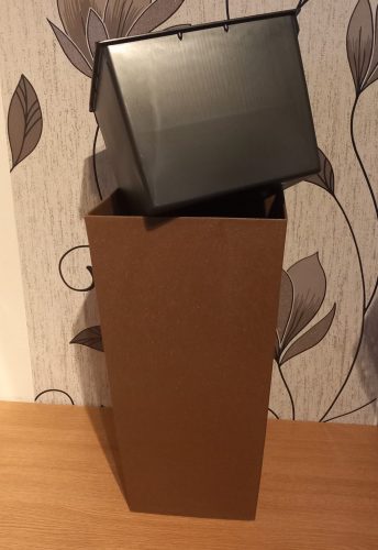 Barna kocka betétes kaspó