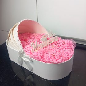 Babaköszöntő virágbox rózsaszín virággal