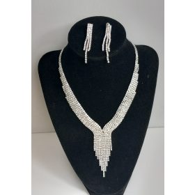 Strasszkővel kirakott ékszerszett