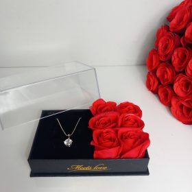 Ékszerszett virágos boxban