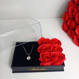 Ékszerszett virágos boxban