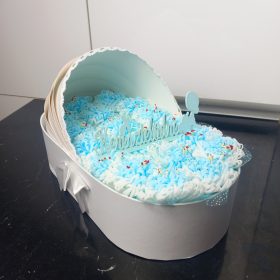 Babaköszöntő virágbox kék- fehér virággal